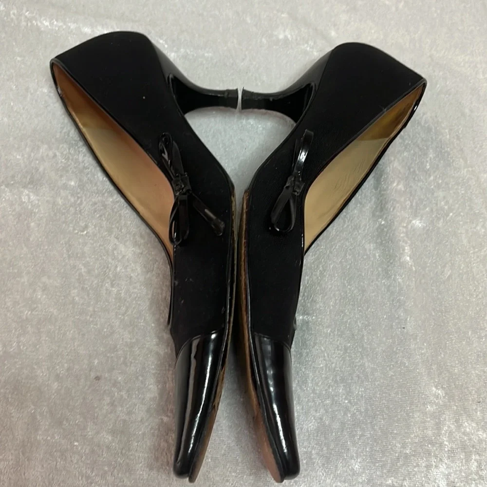 Chanel Cap-toe Pumps - Picture 5 of 7